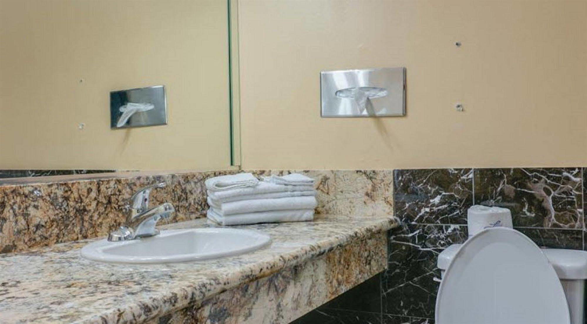 Redondo Beach Inn-Lax (Adults Only) Гардина Екстериор снимка